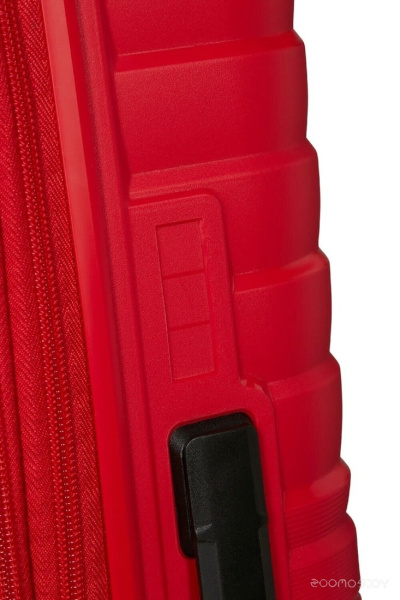 Чемодан American Tourister Flytwist True red 67 см