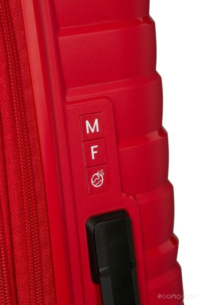 Чемодан American Tourister Flytwist True red 67 см