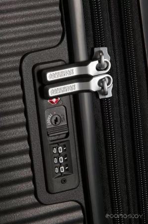 Чемодан на колесах American Tourister Soundbox 32G*09 002